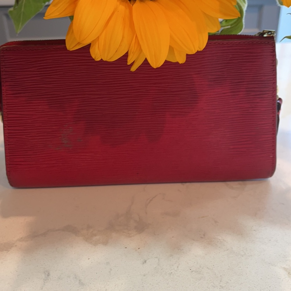 Louis Vuitton red Epic leather bag